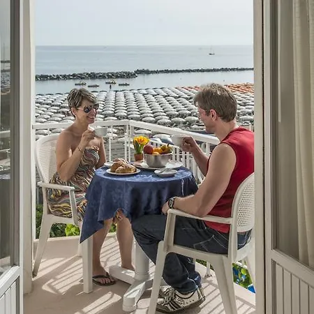 Otel Baia Marina Cattolica